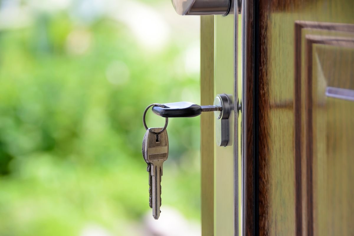 Locksmith in Lewisham fitting a door lock