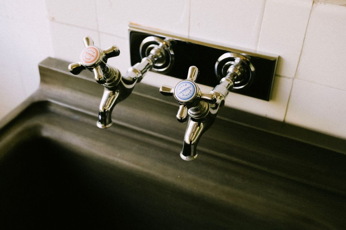 Tap and toilet repair in Sevenoaks