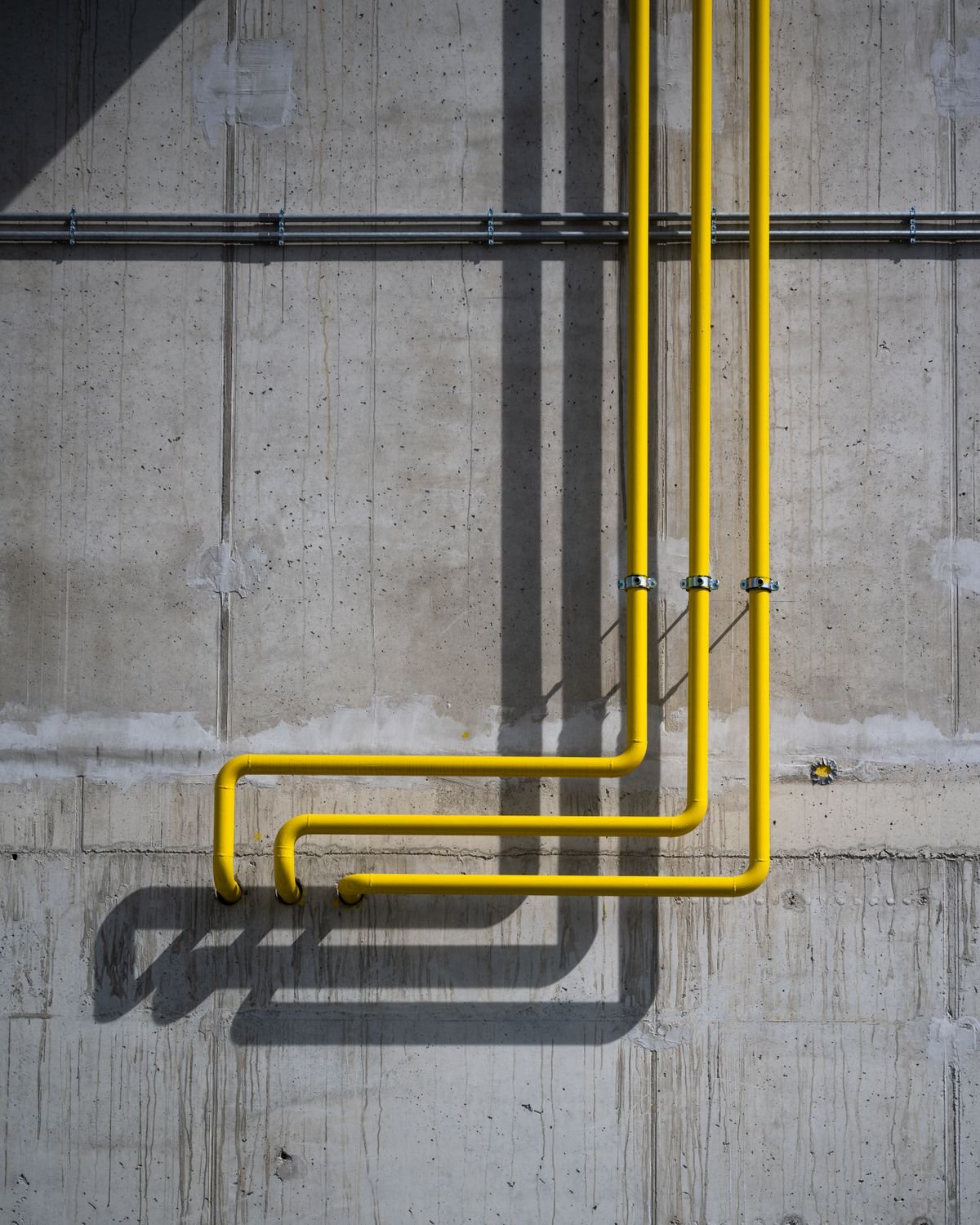 Plumber in Waltham Forest repairing pipework
