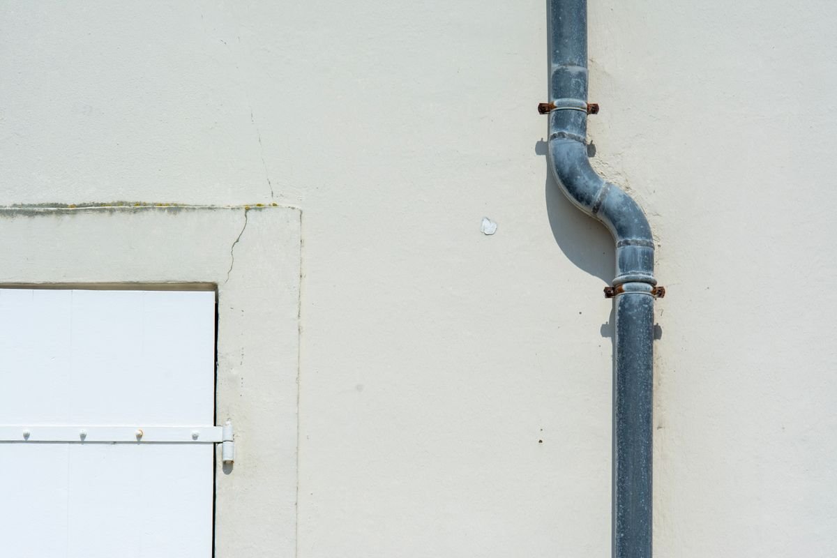 Plumber in Chelmsford repairing pipework