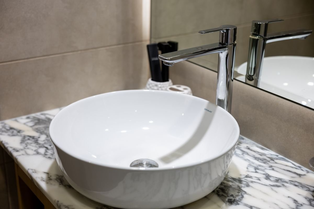 Tap and toilet repair in Islington