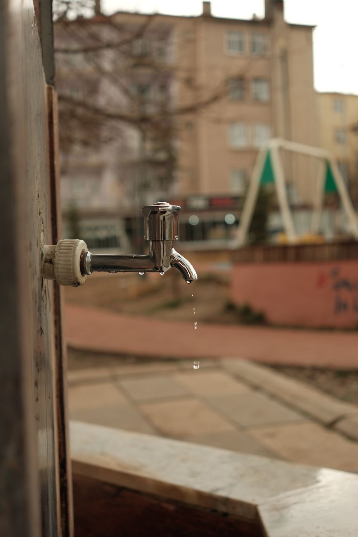 Tap and toilet repair in Kensington