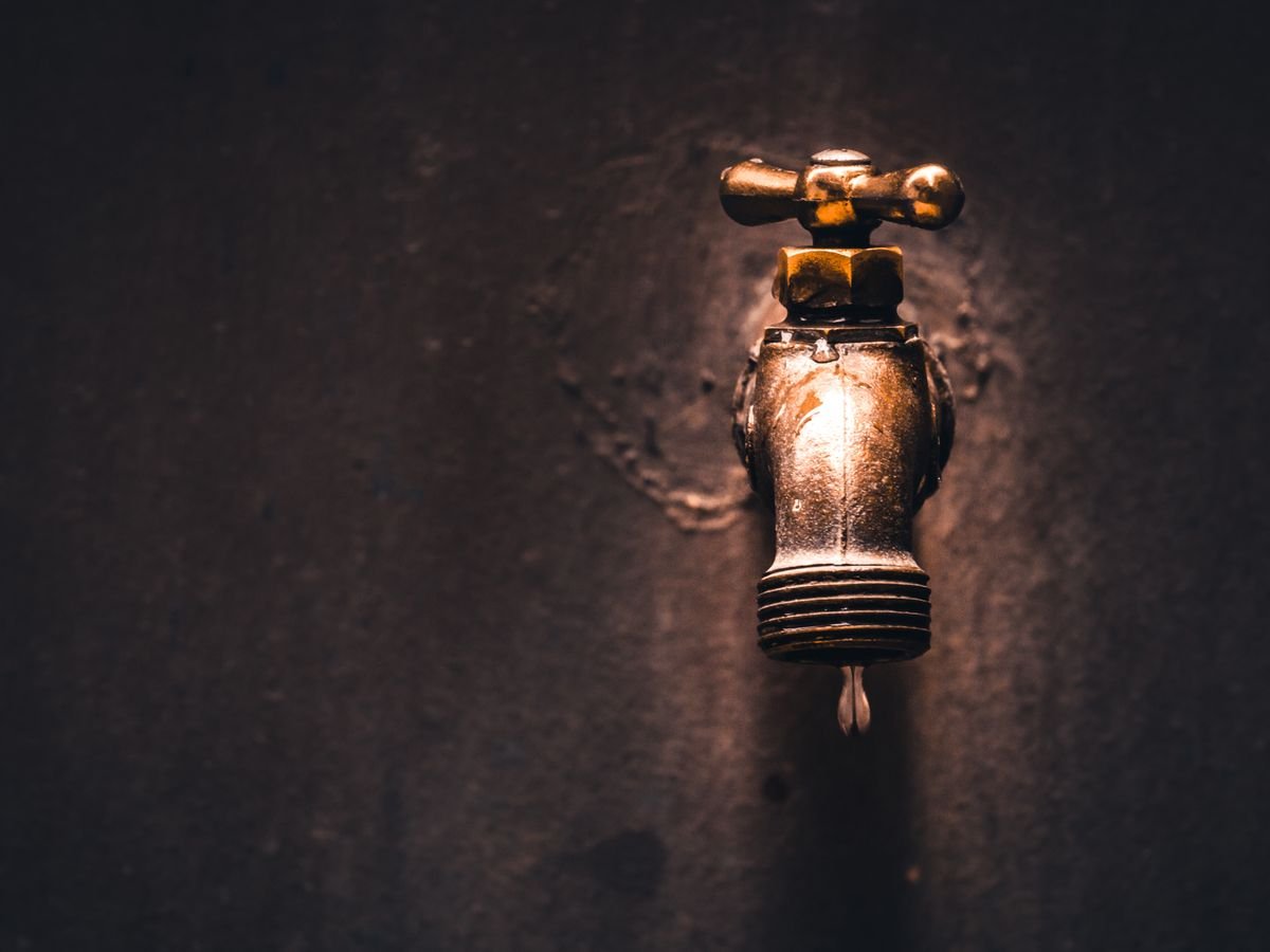 Tap and toilet repair in Romford